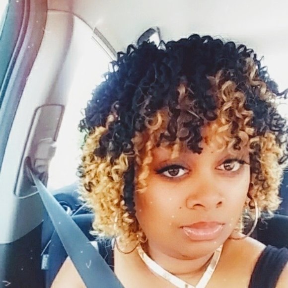 Meet your Posher, Ivy - Picture 1 of 1